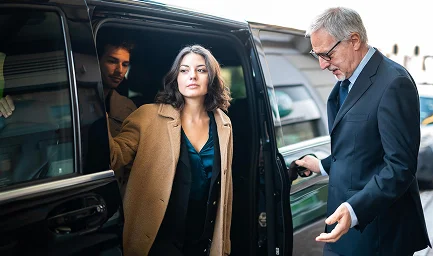 top-5-benefits-of-hiring-a-corporate-chauffeur-for-your-business-trips